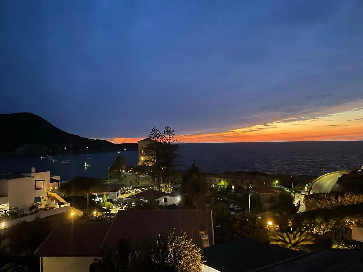 Villa Isolella Giglio Campese Ferienhaus